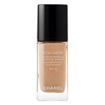 Chanel Vitalumiere Fluid Makeup 40 Beige make-up az egységes és világosabb arcbőrre 30 ml